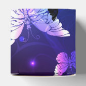 Achtergrond met nachtvliegen bedankdoosjes (Bovenkant)