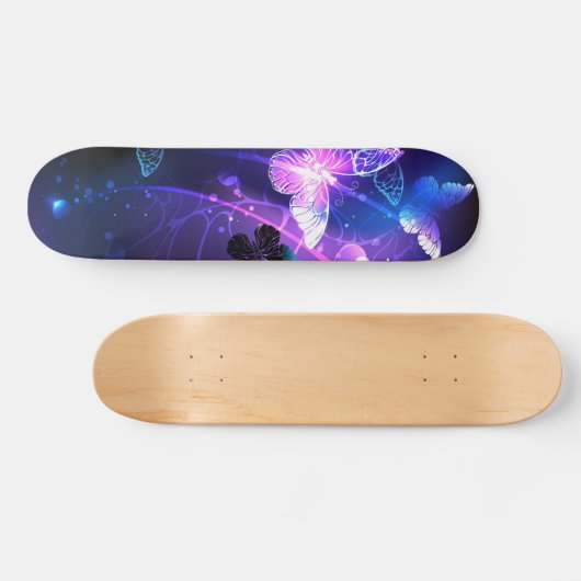 Achtergrond met nachtvliegen persoonlijk skateboard (Horizontaal)