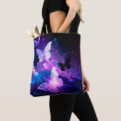 Achtergrond met nachtvliegen tote bag (Dichtbij)