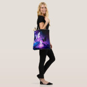 Achtergrond met nachtvliegen tote bag (Op model)