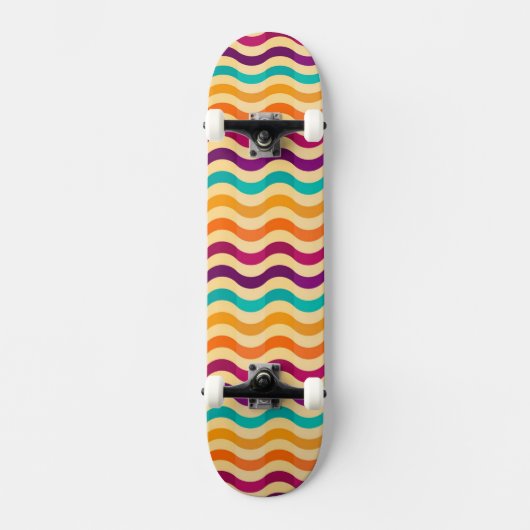Achtergrond met strepen in retro stijl 2 skateboard (Voorkant)