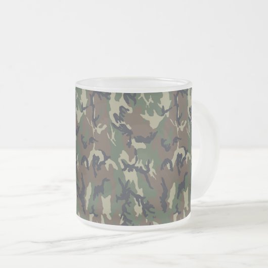 Achtergrond militaire boscamouflage matglas koffiemok (Voorkant rechts)