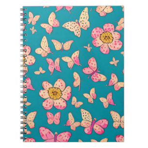 Achtergrond roze bloemen en vlinders notitieboek