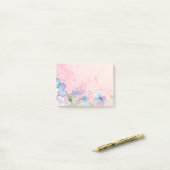  achtergrond roze en blauw post-it® notes (Op bureau)