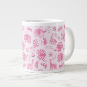 achtergrond van babymeisje grote koffiekop