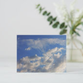 Achtergrond van de blauwe lucht. briefkaart (Staand voorkant)