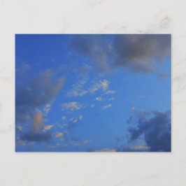 Achtergrond van de blauwe lucht. briefkaart