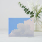 Achtergrond van de blauwe lucht. briefkaart (Staand voorkant)