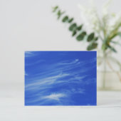 Achtergrond van de blauwe lucht. briefkaart (Staand voorkant)