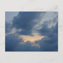 Achtergrond van de lucht met wolken. briefkaart