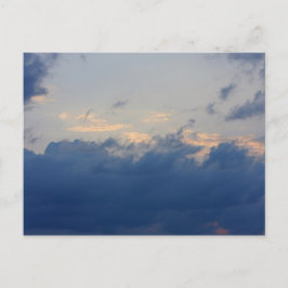 Achtergrond van de lucht met wolken. briefkaart