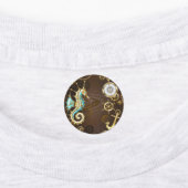 Achtergrond van hout met mechanische zeepaardjes labels (Aangebracht)