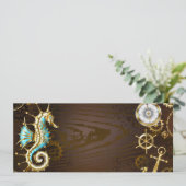 Achtergrond van hout met mechanische zeepaardjes save the date (Staand voorkant)