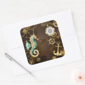 Achtergrond van hout met mechanische zeepaardjes vierkante sticker (Envelop)