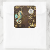 Achtergrond van hout met mechanische zeepaardjes vierkante sticker (Tas)