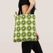 Achtergrond verse kiwi's. Rond snijdpatroon Tote Bag (Dichtbij)