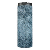 Achtergrondstructuur van de oude denimstof. abstra thermosbeker (Achterkant)