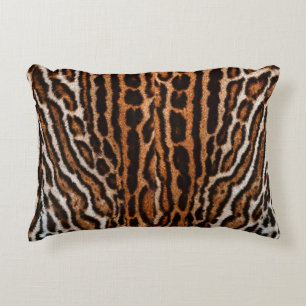 achtergrondtextuur van leopard accent kussen