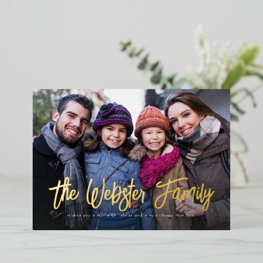 Achternaam kerst één foto rood folie feestdagenkaart (Staand Voorkant)