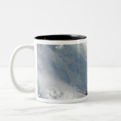 Achterste uitzicht van de drie hoofdmotoren tweekleurige koffiemok (Links)