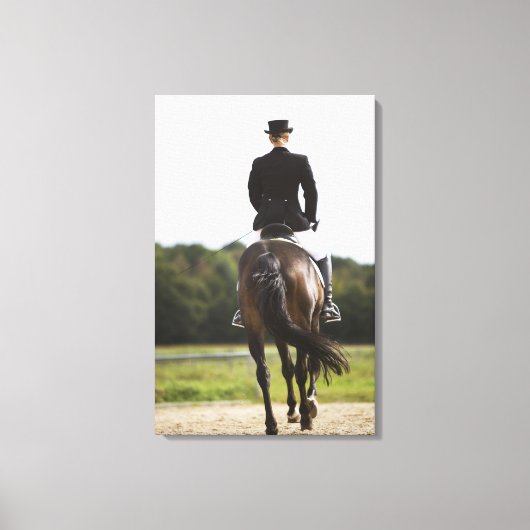 achterste uitzicht van de vrouw-dresserijmachine canvas afdruk (Voorkant)