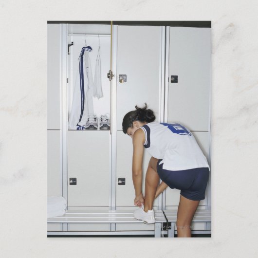 Achterste Uitzicht van een Vrouw Volleyball Player Briefkaart (Voorkant)