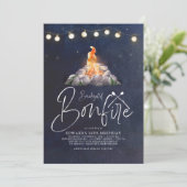 Achtertuin Bonfire Birthday Party Modern Elegant Kaart (Staand voorkant)