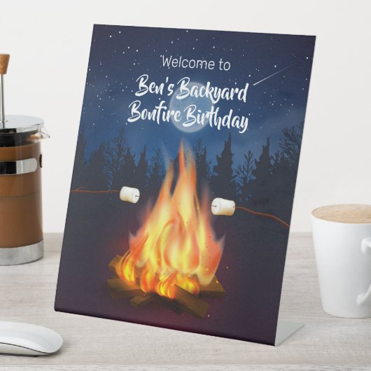 Achtertuin Bonfire Cookout Birthday Party Reclamebord Met Voetstuk (Insitu)