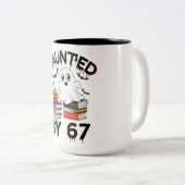 Achtervolgd door 67 - Funny Boo Ghost Pumpkin Hall Tweekleurige Koffiemok (Voorkant rechts)