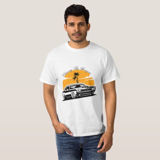 Achtervolging van de Horizon Muscle Car Sunset T-shirt (Voorkant volledig)