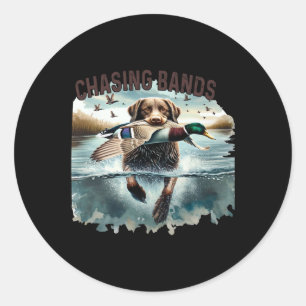 Achtervolgingsbanden op eendenjacht ronde sticker