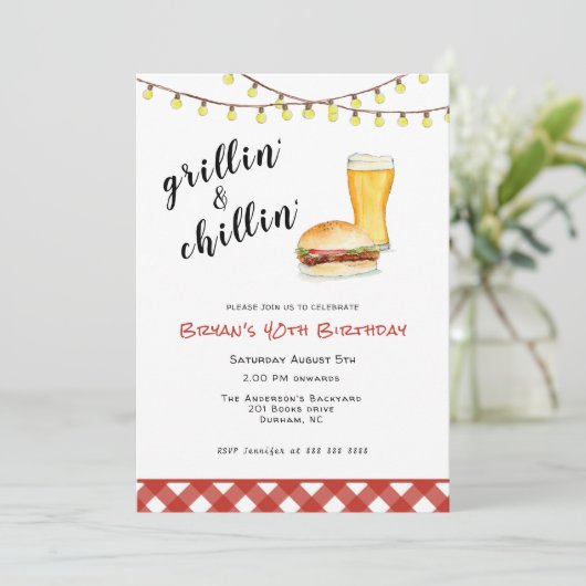 Achterwerf BBQ Grilling Birthday Invitation Kaart (Staand voorkant)