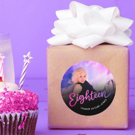 Achttien 18e Verjaardagsfoto paarse roze zwart Ronde Sticker