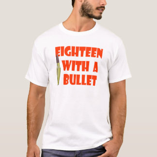 achttien met een kogelt-shirt t-shirt