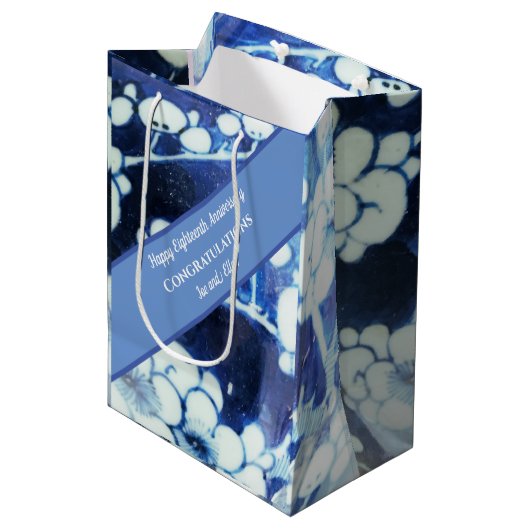 achttiende Jubileum Medium Cadeauzakje (Voorkant Gekanteld)