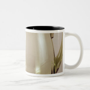 Acid etst vase door James Powell en Sons Tweekleurige Koffiemok