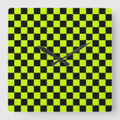 Acid green black checkerboard pattern vierkante klok (Voorkant)