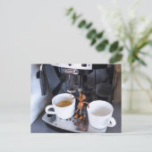 Acorn Elf drink koffie uit koffiemachine Briefkaart (Staand voorkant)