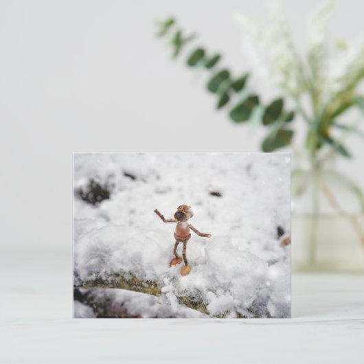 Acorn elf eet sneeuw - winterbriefkaart briefkaart (Staand voorkant)