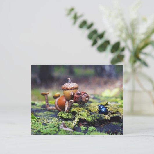 Acorn elf fotograaf met bug briefkaart (Staand voorkant)