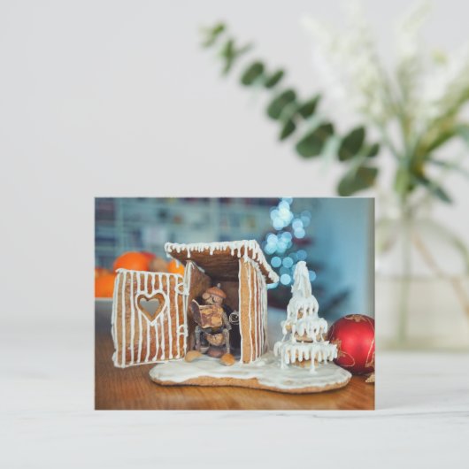 Acorn elf in Christmas earth-closet relaxing  Briefkaart (Staand voorkant)