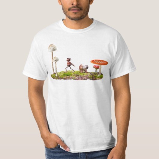 Acorn elf met bossen met paddenstoel t-shirt (Voorkant)