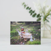 Acorn elf met een bad in het bos briefkaart (Staand voorkant)