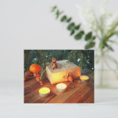 Acorn elves unpacking Christmas gift box  Briefkaart (Staand voorkant)