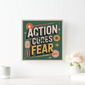 Action Cures Fear Vierkante Klok (Huis)