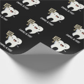Activist Funny Dental Tooth Pun Dark BG Cadeaupapier (Hoek)
