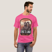 Activiteiten in de omgeving van Devil's Lake State T-shirt (Voorkant volledig)