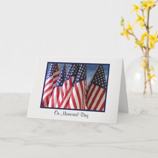 Activiteiten in de omgeving van Flags with Clouds  Kaart (Gele Bloem)