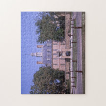 Activiteiten in de omgeving van Governor's Palace 