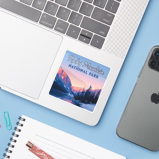 Activiteiten in de omgeving van Rocky Mountain Nat Sticker (Laptop met iPhone)